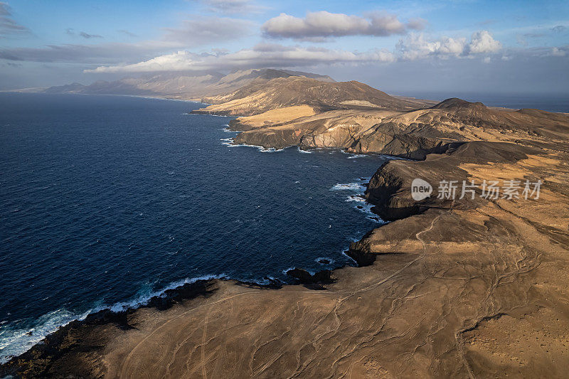 Caleta de la Madera (Wood Bay)鸟瞰图，Jandia, Fuerteventura，西班牙加那利群岛